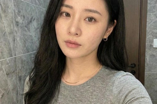 震惊！卢昱晓因片场不当行为塌房网友热议职业素养问题