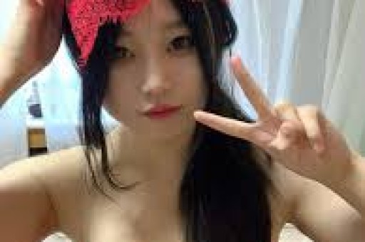 白鹿黑历史被大起底对前辈无礼学历造假发布辱华辱女争议视频