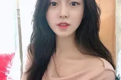 3大瓜！阿雅抄袭赵樱子当三当红小花交往多个老男星 个个离谱