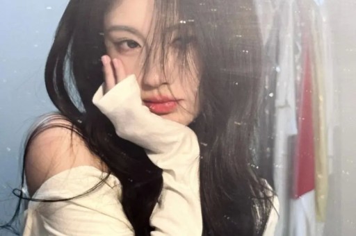 这个坚强面对绝症的少女形象不仅让